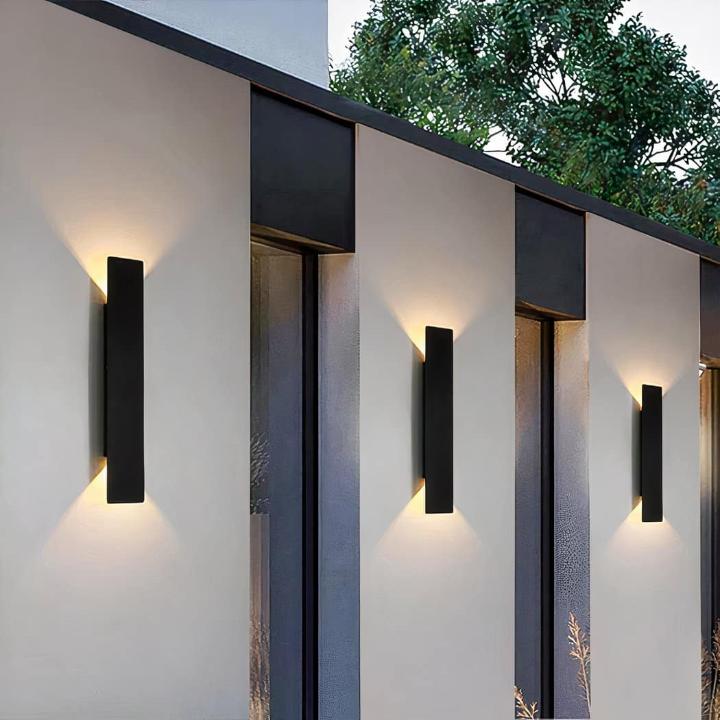 Outdoor LED Wall Light with Up Down Beam and IP65 Rating
