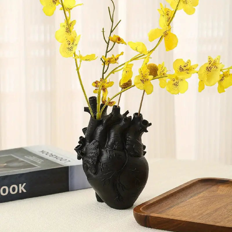 Heart-Shaped Flower Vase for Fresh or Dried Flowers and Home Decor 20 x 10 cm 4