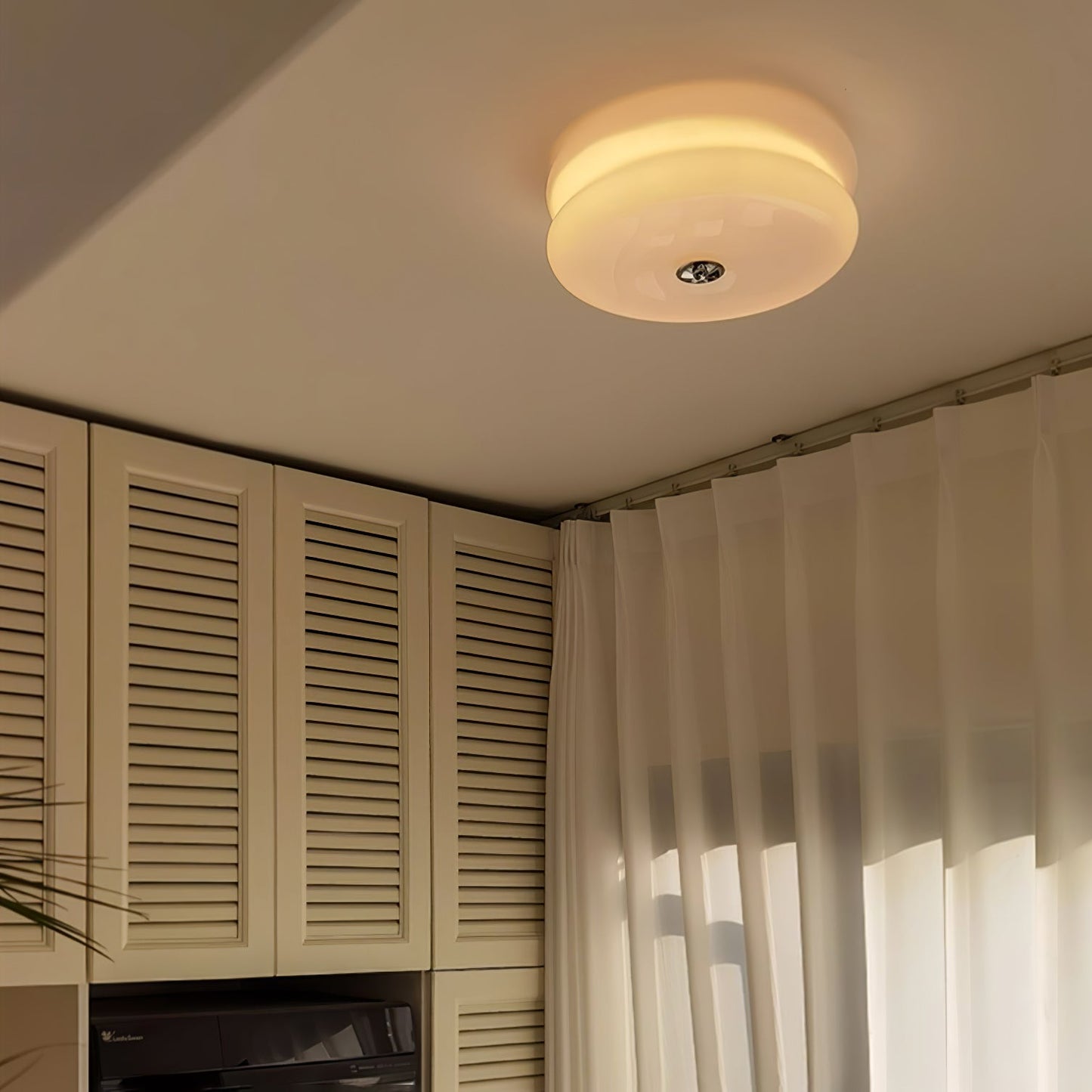 Ceiling Lamp Art Deco Vintage with Glass Shade and Round Layered Design