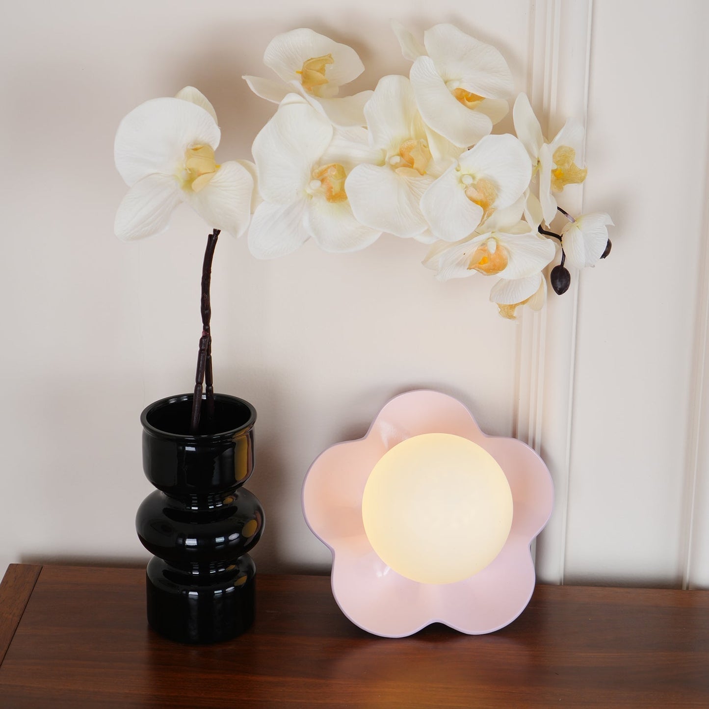 Flower Wall Lamp Bohemian with Globe Light and Flower Shape