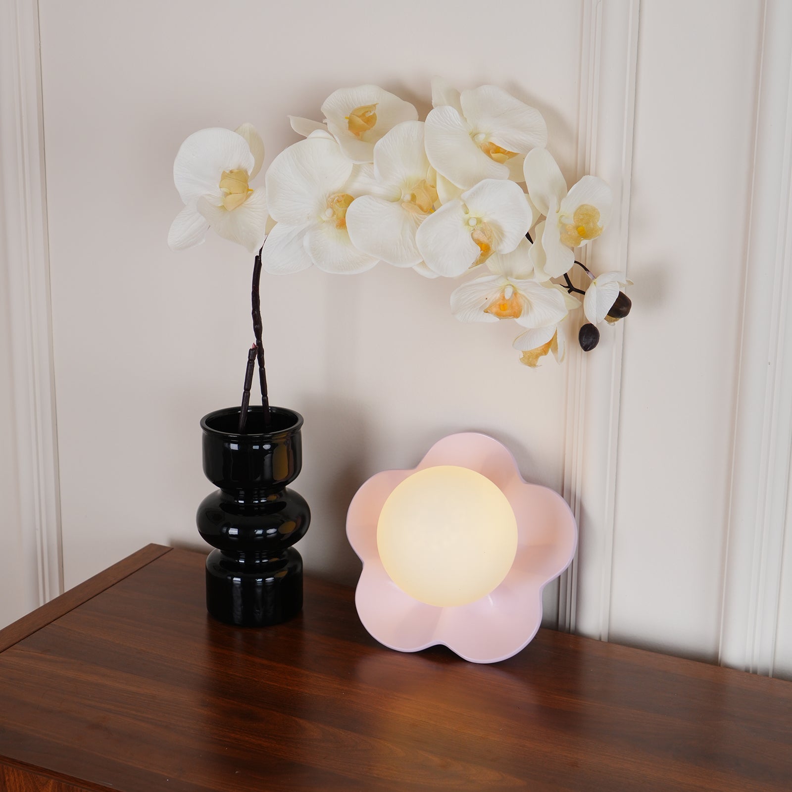 Flower Wall Lamp Bohemian with Globe Light and Flower Shape