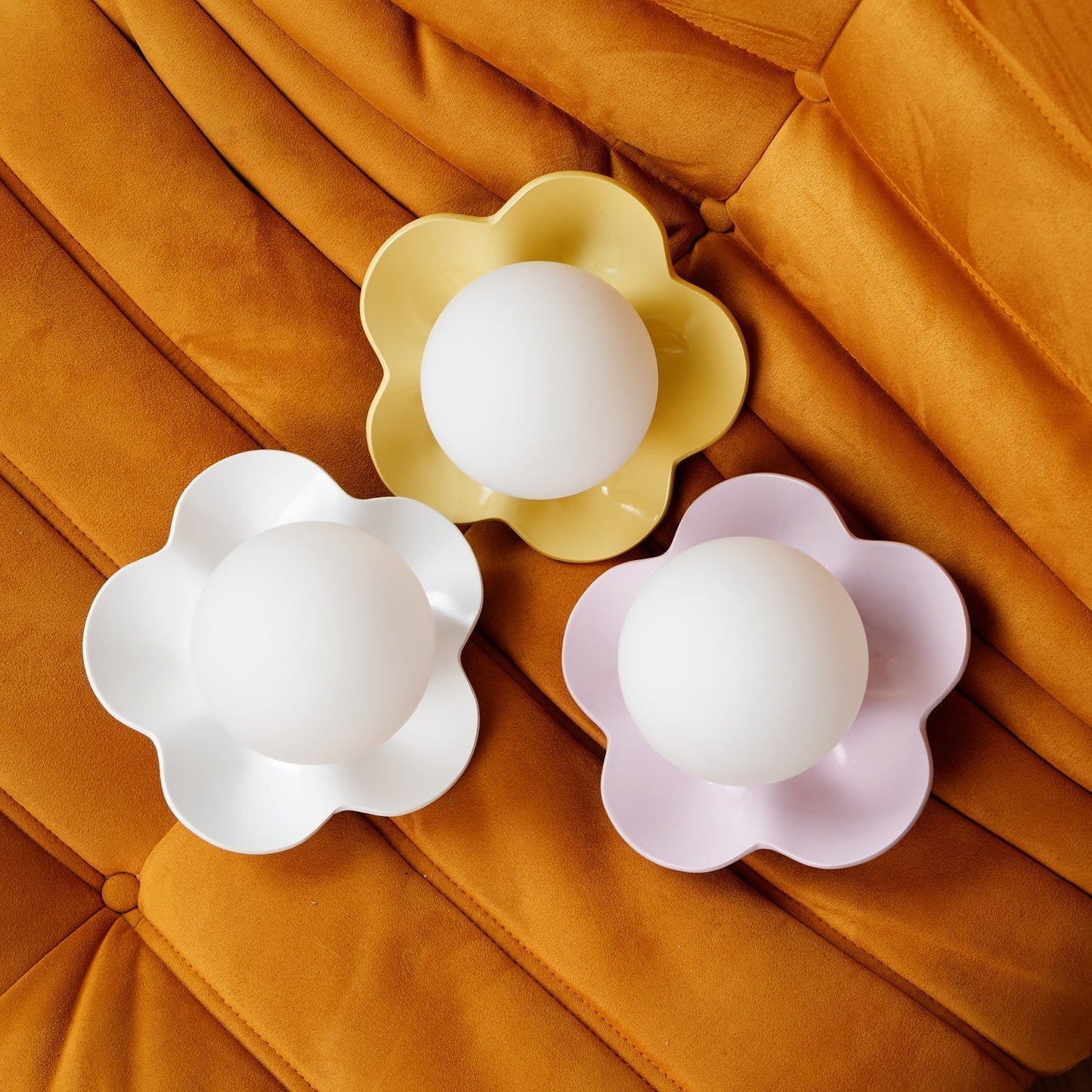 Flower Wall Lamp Bohemian with Globe Light and Flower Shape
