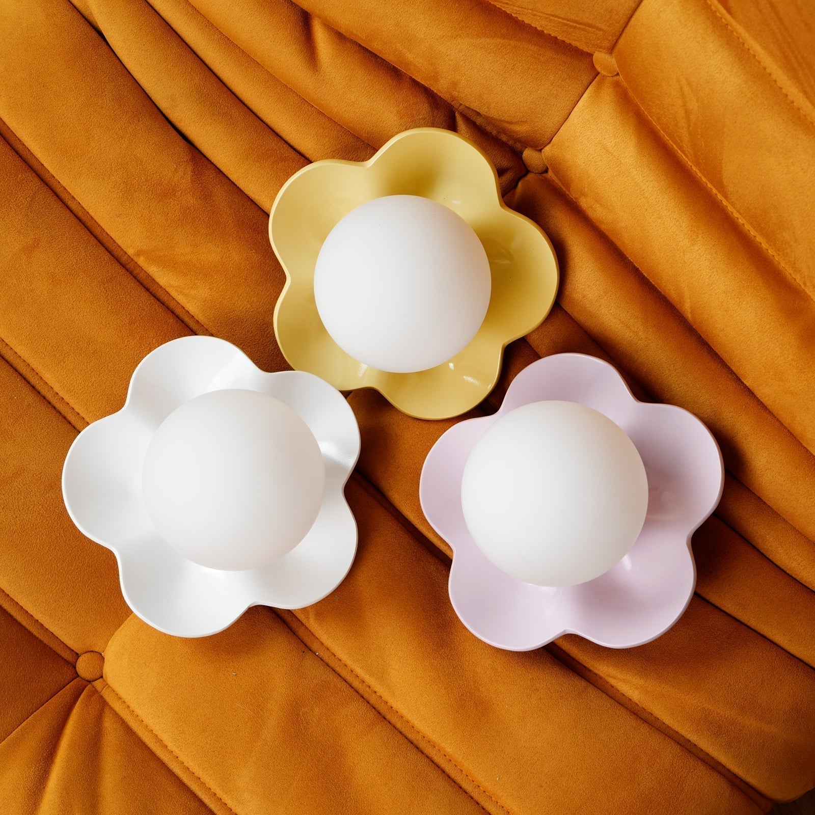 Flower Wall Lamp Bohemian with Globe Light and Flower Shape