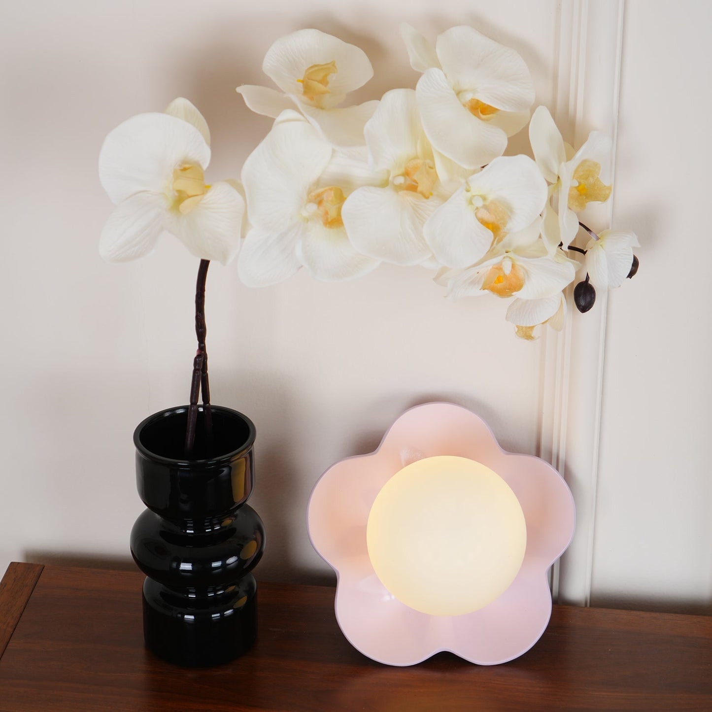 Flower Wall Lamp Bohemian with Globe Light and Flower Shape