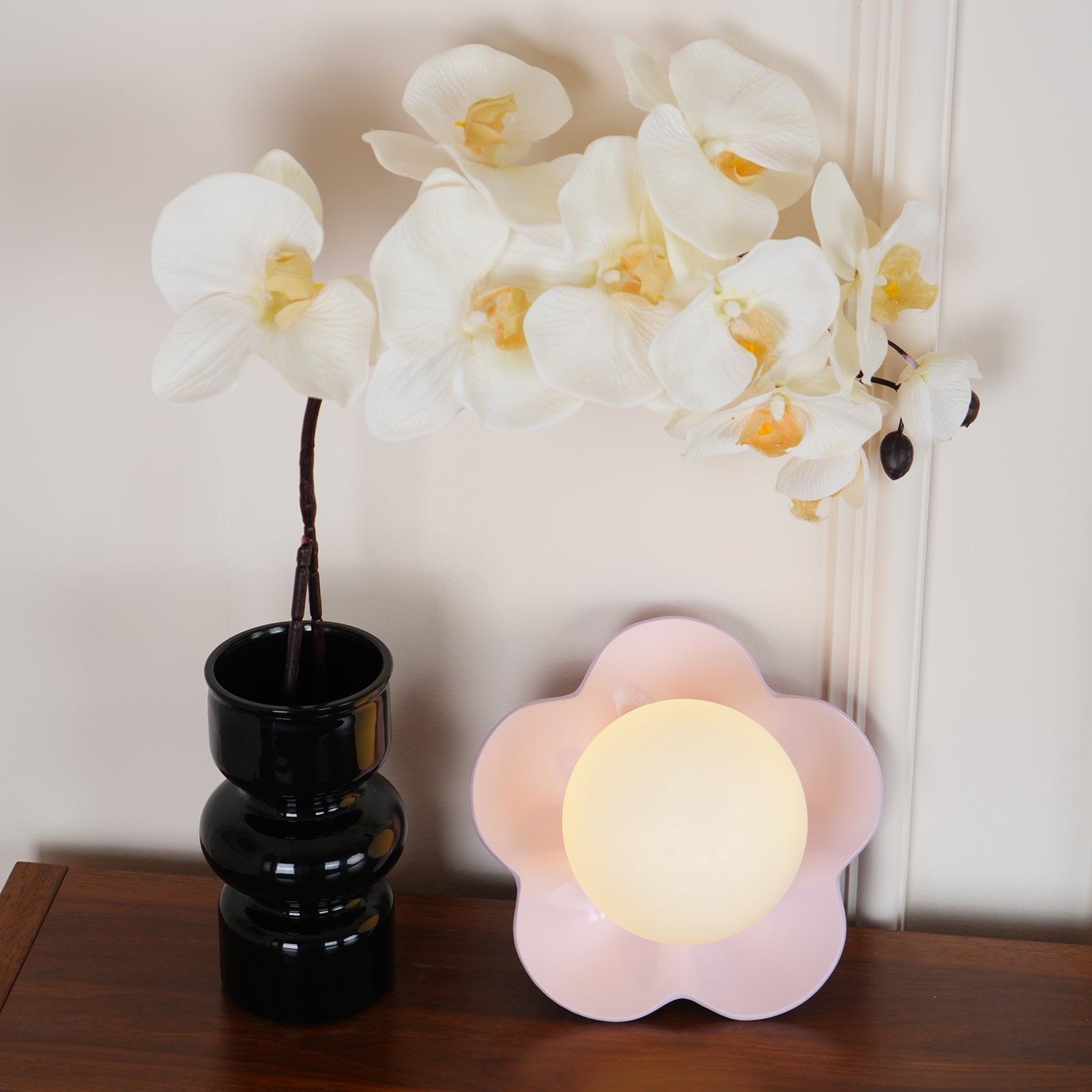 Flower Wall Lamp Bohemian with Globe Light and Flower Shape