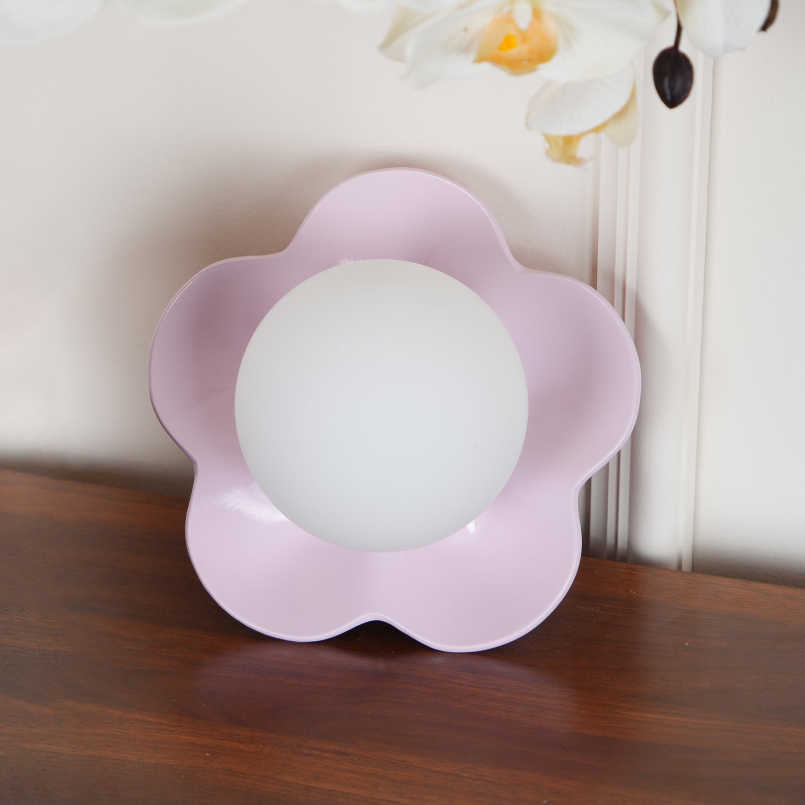 Flower Wall Lamp Bohemian with Globe Light and Flower Shape