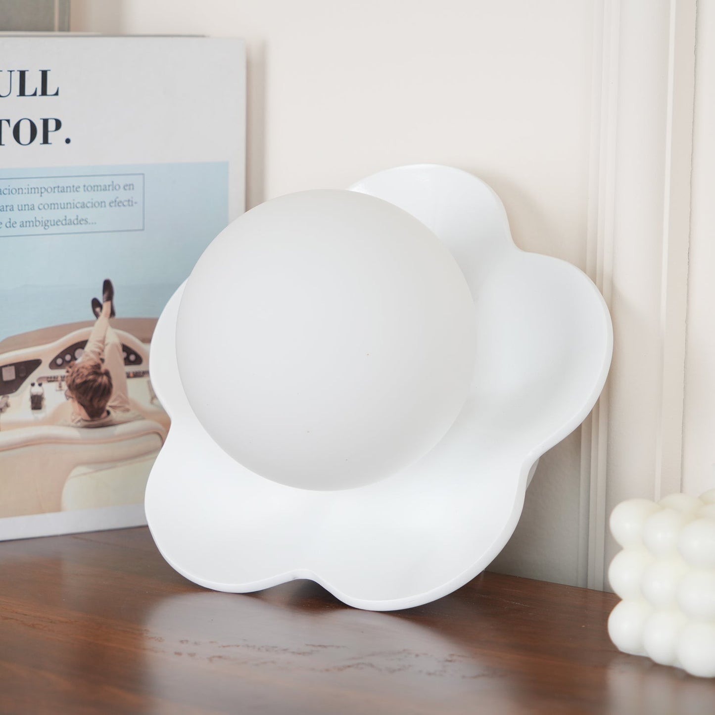 Flower Wall Lamp Bohemian with Globe Light and Flower Shape