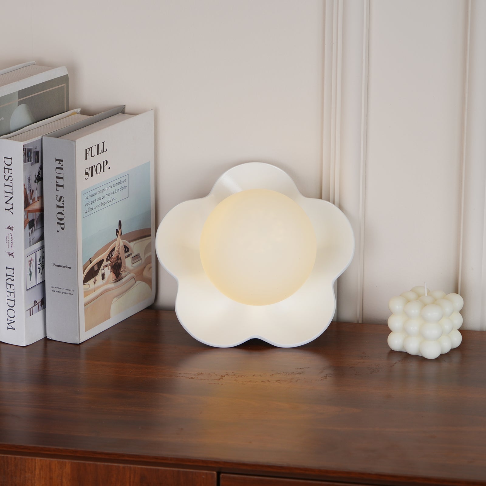Flower Wall Lamp Bohemian with Globe Light and Flower Shape