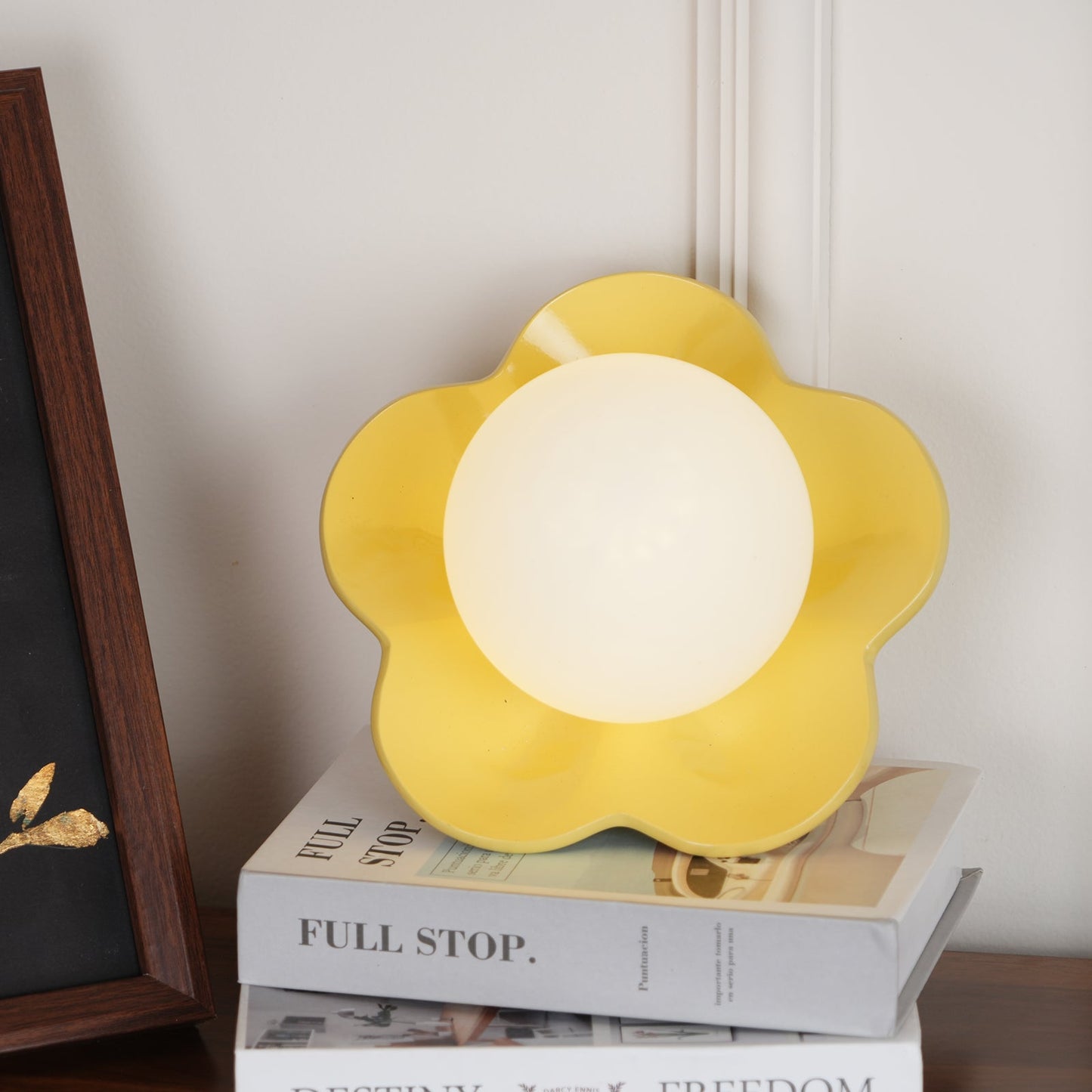 Flower Wall Lamp Bohemian with Globe Light and Flower Shape