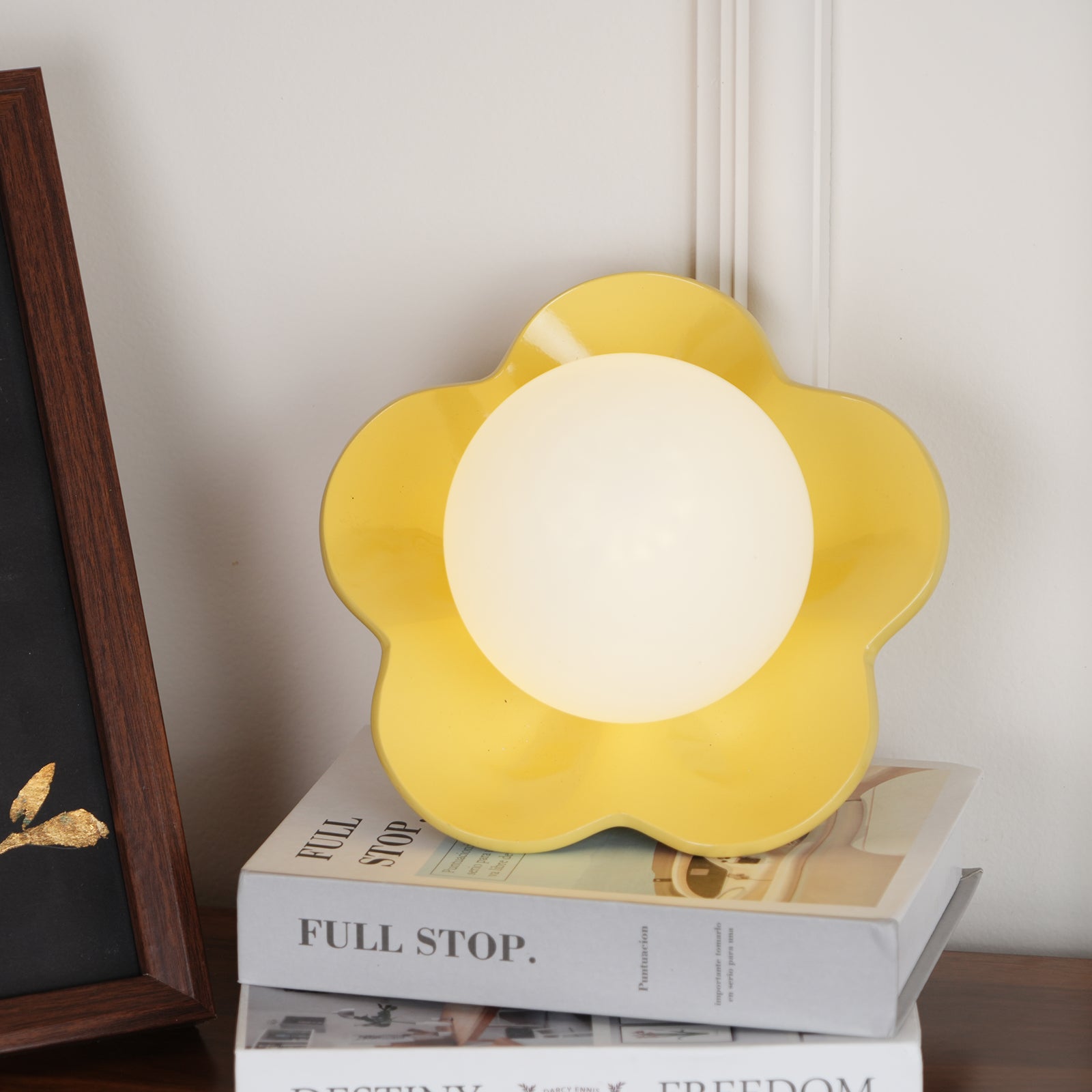 Flower Wall Lamp Bohemian with Globe Light and Flower Shape