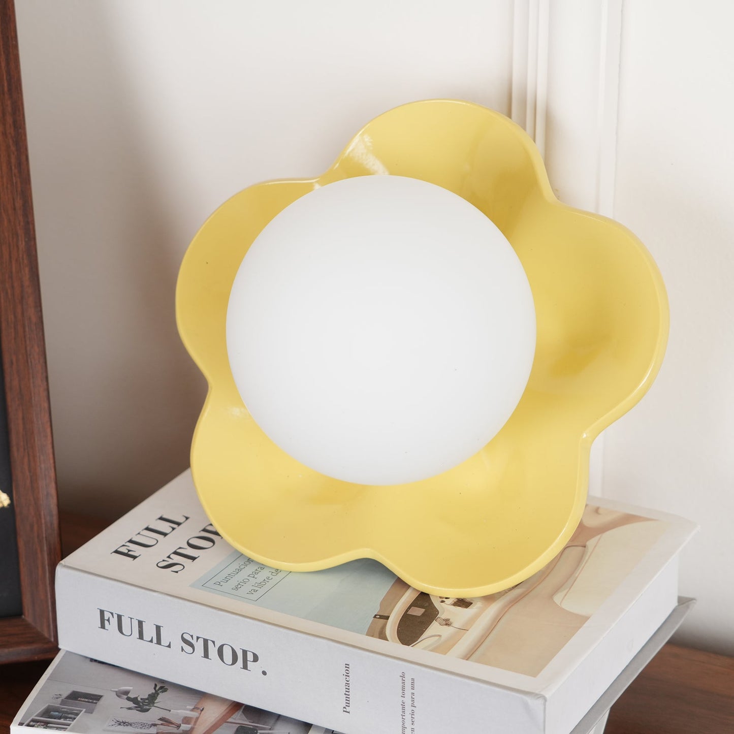 Flower Wall Lamp Bohemian with Globe Light and Flower Shape