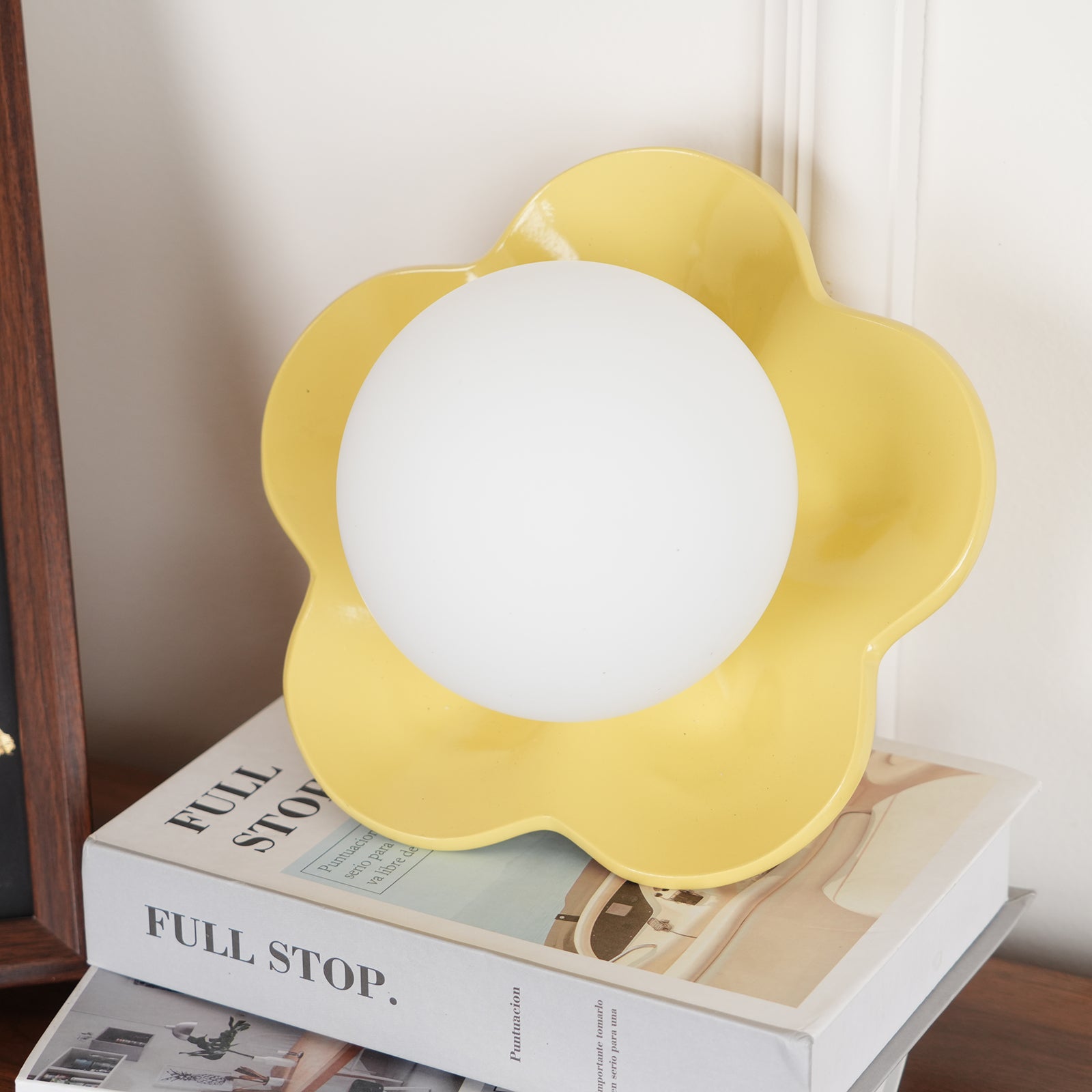 Flower Wall Lamp Bohemian with Globe Light and Flower Shape