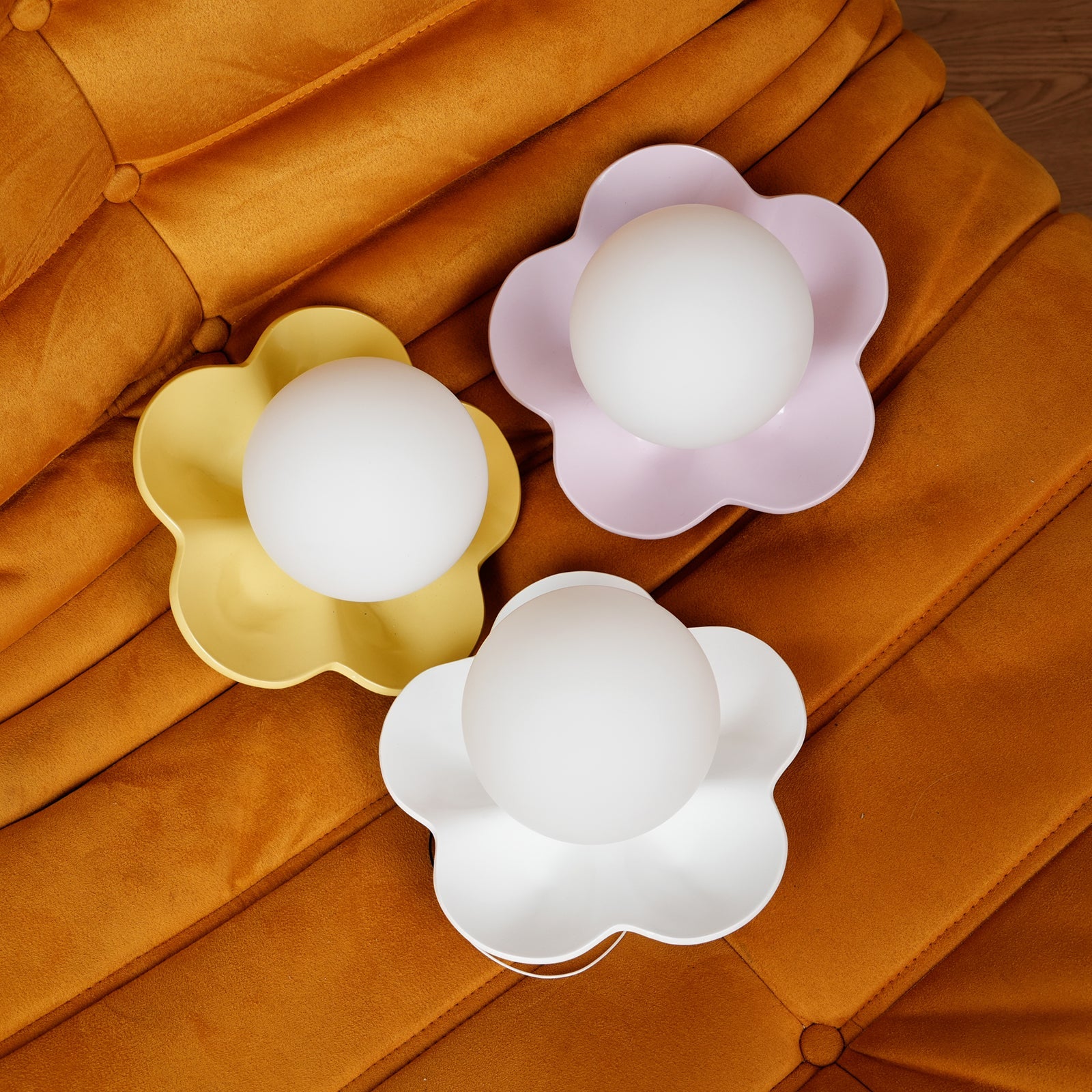 Flower Wall Lamp Bohemian with Globe Light and Flower Shape