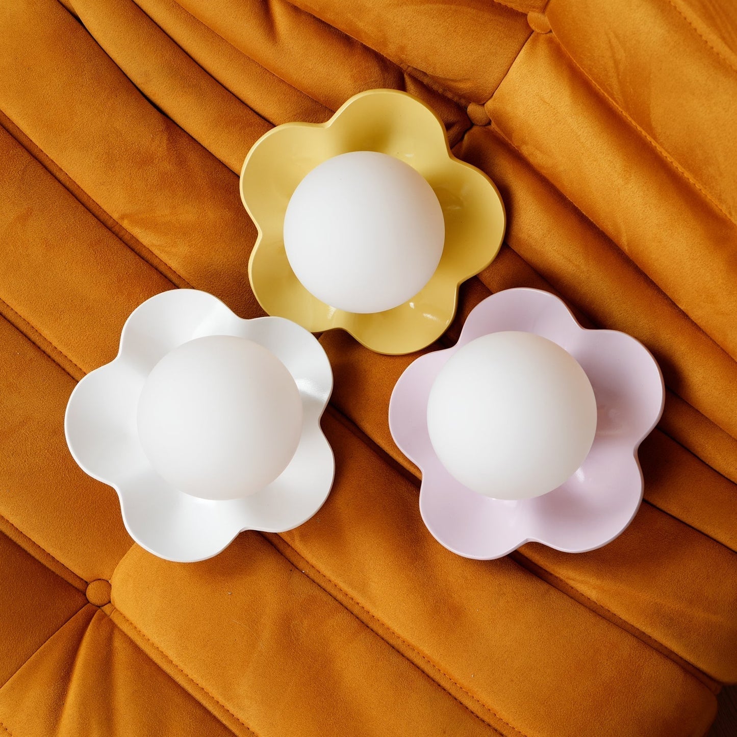 Flower Wall Lamp Bohemian with Globe Light and Flower Shape