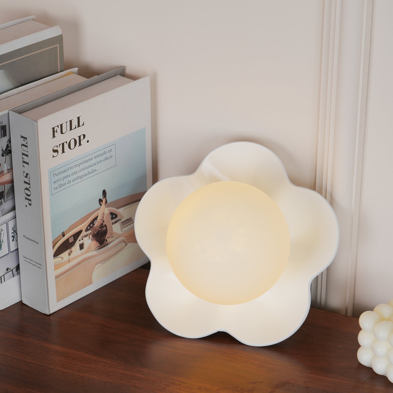 Flower Wall Lamp Bohemian with Globe Light and Flower Shape