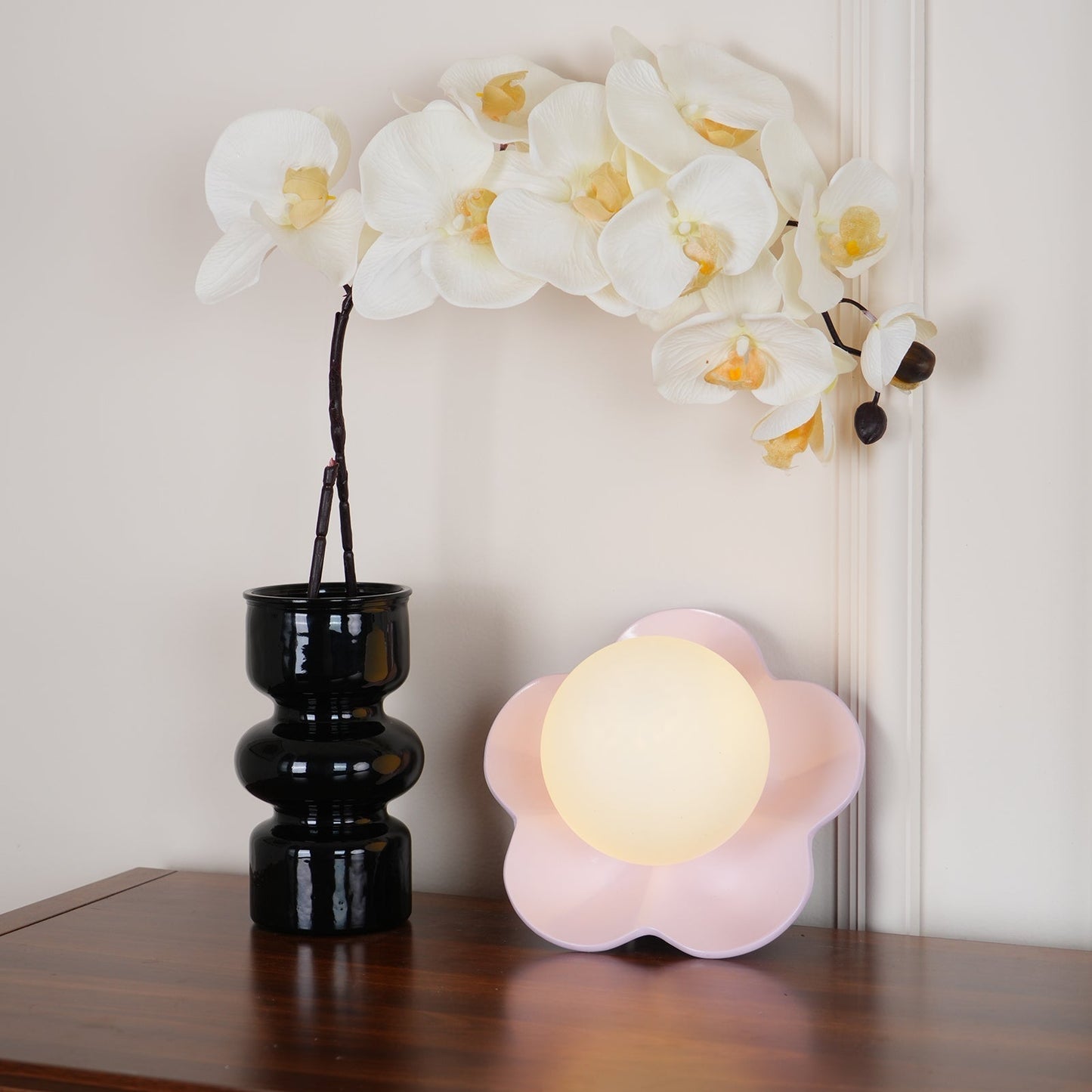 Flower Wall Lamp Bohemian with Globe Light and Flower Shape