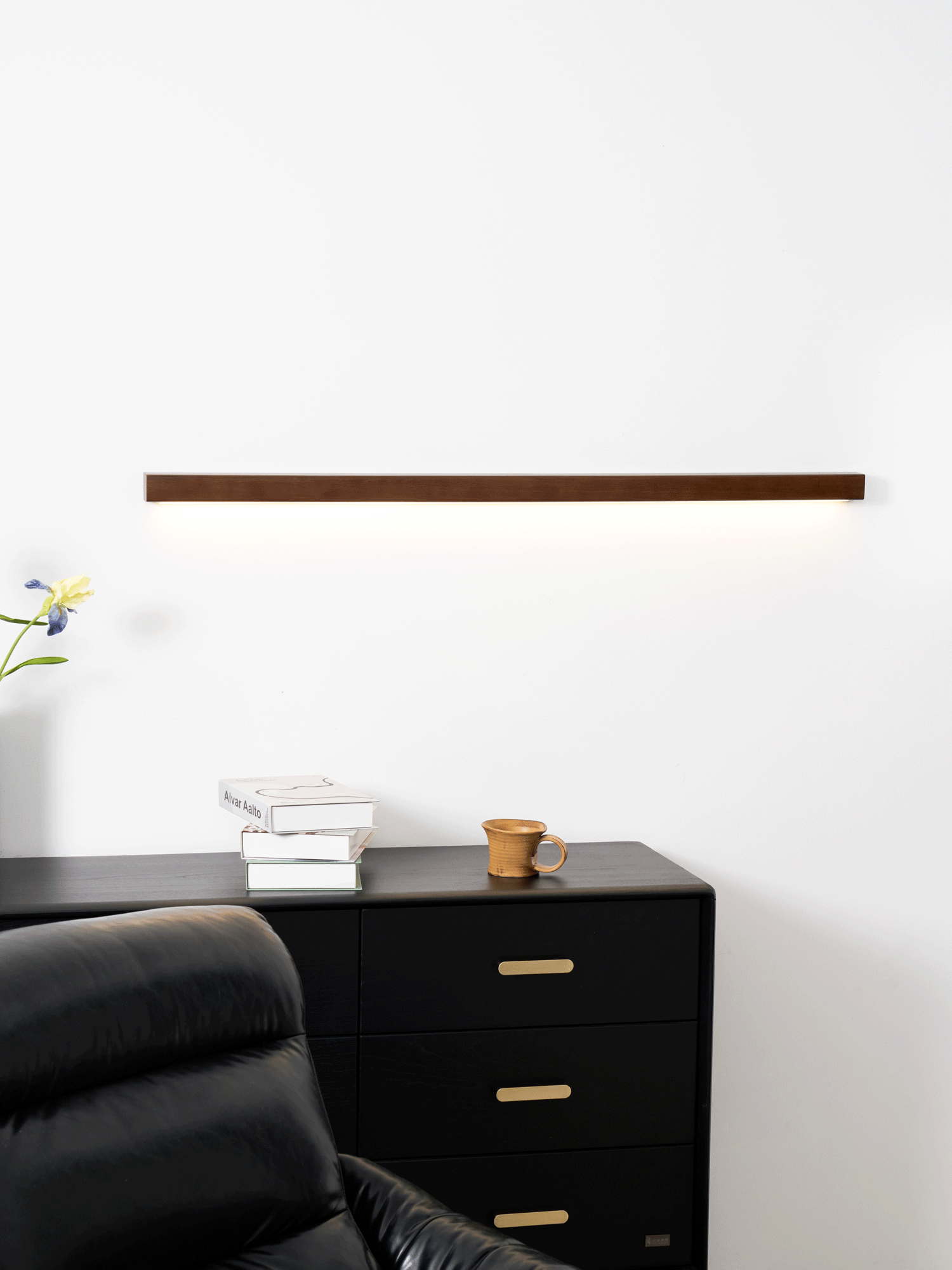 Linear Wood Wall Light Scandinavian Dual-Mount LED Bar Sconce with Frosted Diffuser