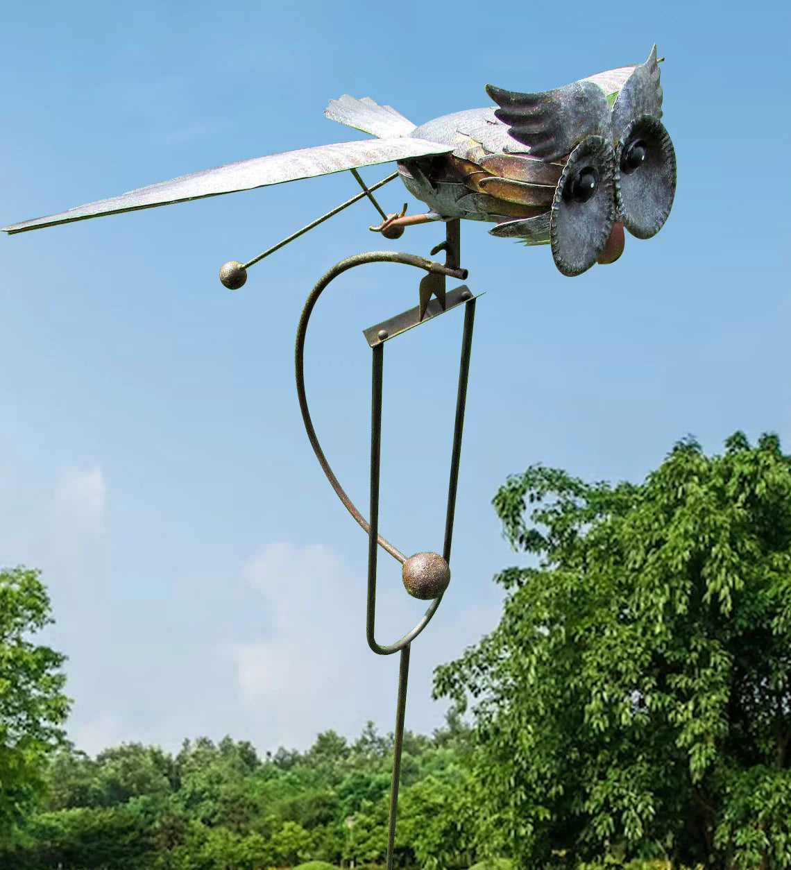 Metal Bird Wind Spinner Garden Ornament with Moving Wings