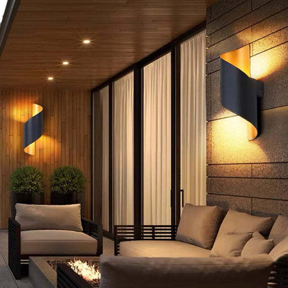 Modern Wall Lamp with Spiral Shape and Metal Body