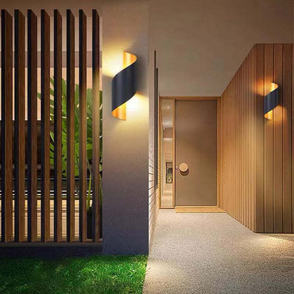 Modern Wall Lamp with Spiral Shape and Metal Body