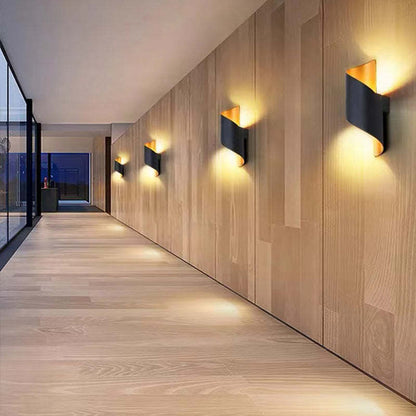 Modern Wall Lamp with Spiral Shape and Metal Body