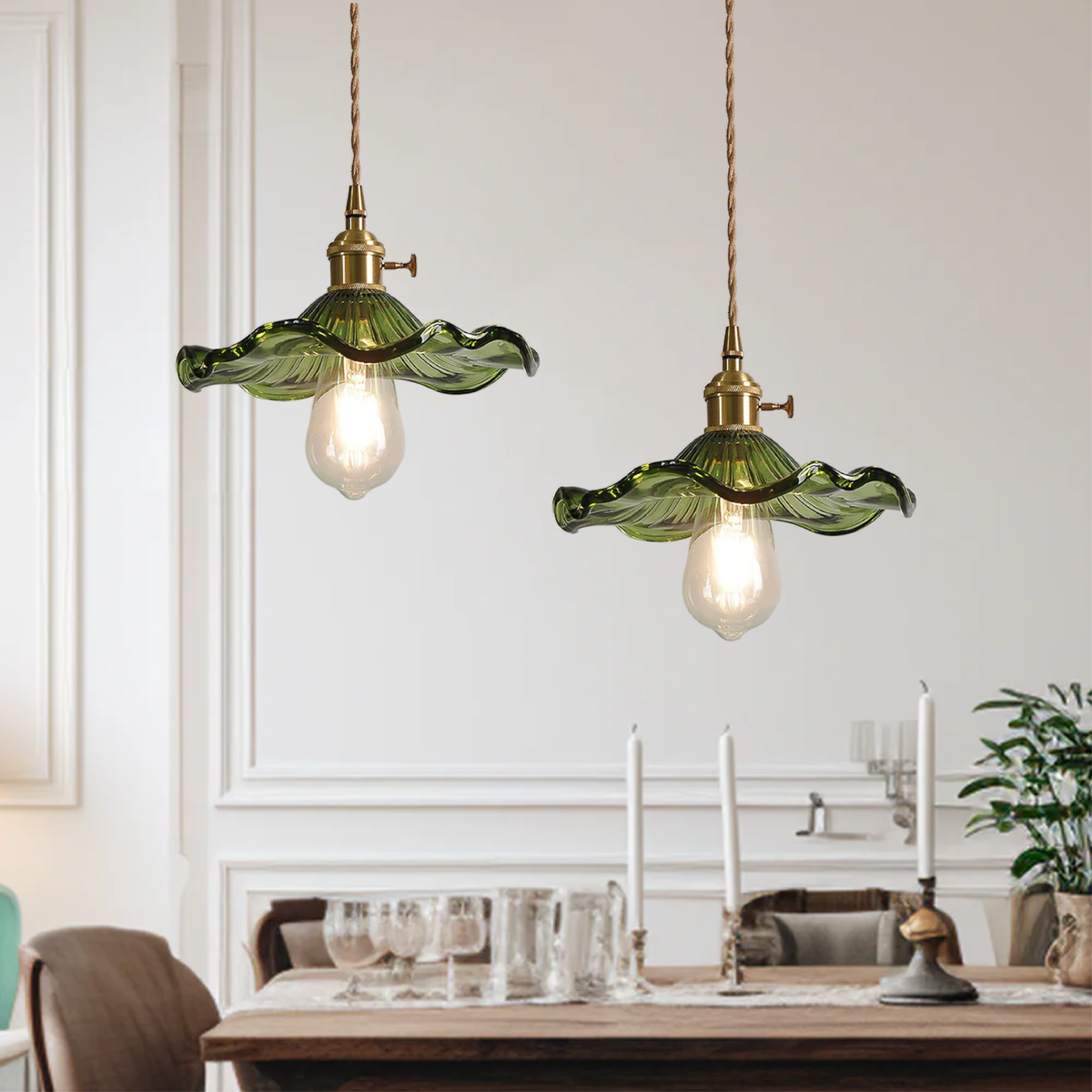 Pendant Lamp Vintage with Flower-Shaped Glass Shade and Brass Fitting