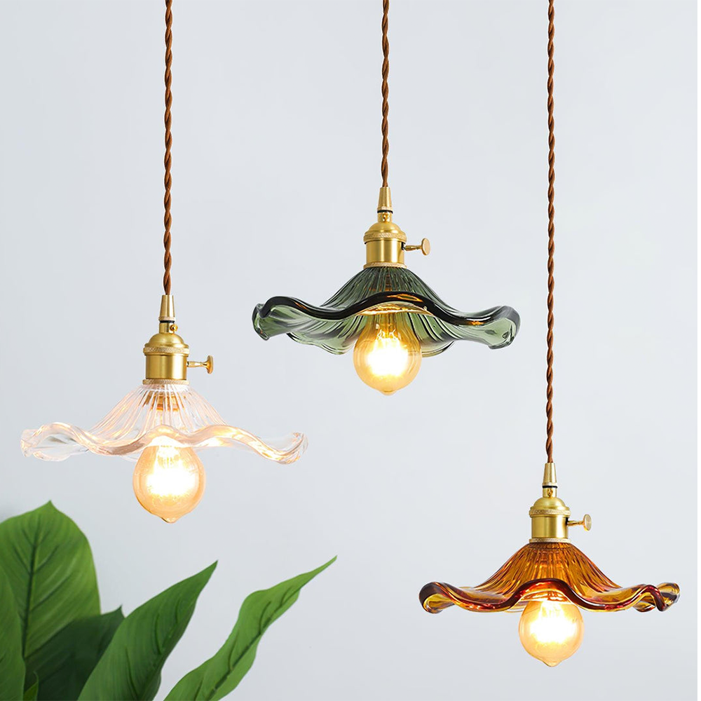 Pendant Lamp Vintage with Flower-Shaped Glass Shade and Brass Fitting
