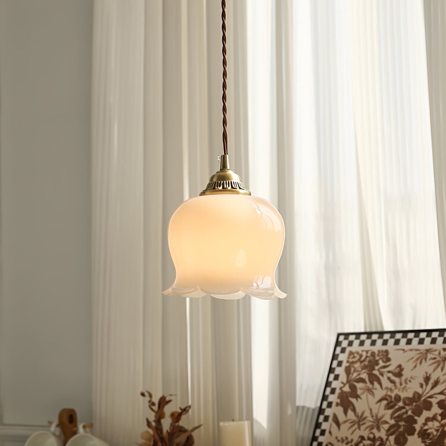 Pendant Lamp Vintage with Flower-Shaped Glass Shade and Brass Fitting