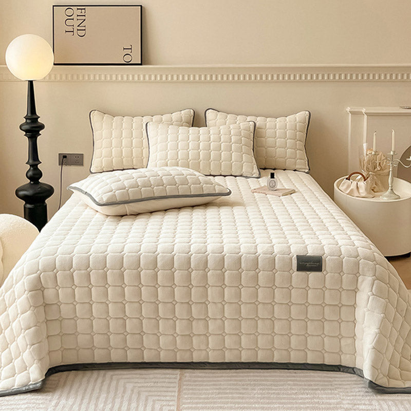 Quilted Bedspread with Square Texture Pattern and Pillowcase Set