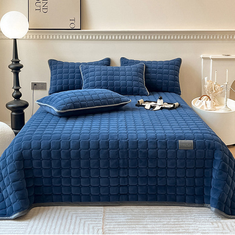 Quilted Bedspread with Square Texture Pattern and Pillowcase Set
