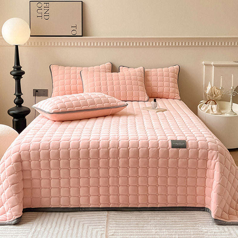 Quilted Bedspread with Square Texture Pattern and Pillowcase Set