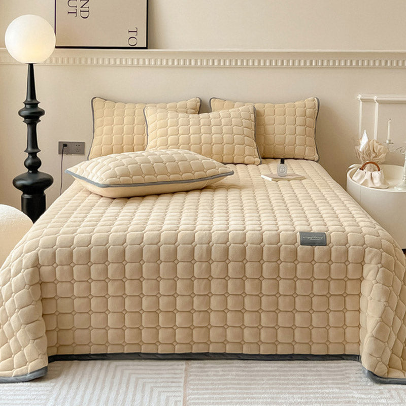 Quilted Bedspread with Square Texture Pattern and Pillowcase Set