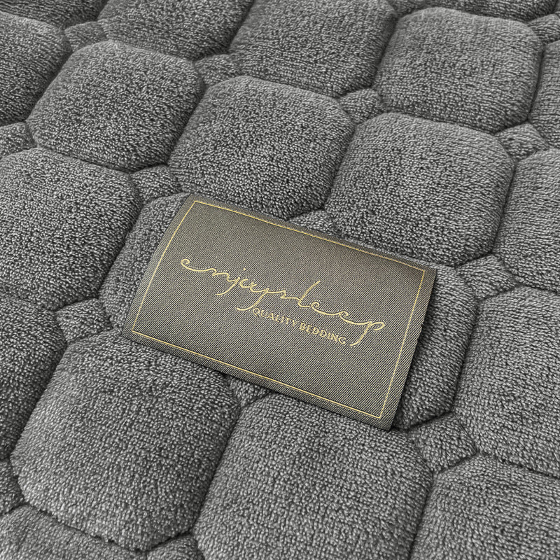Quilted Bedspread with Square Texture Pattern and Pillowcase Set
