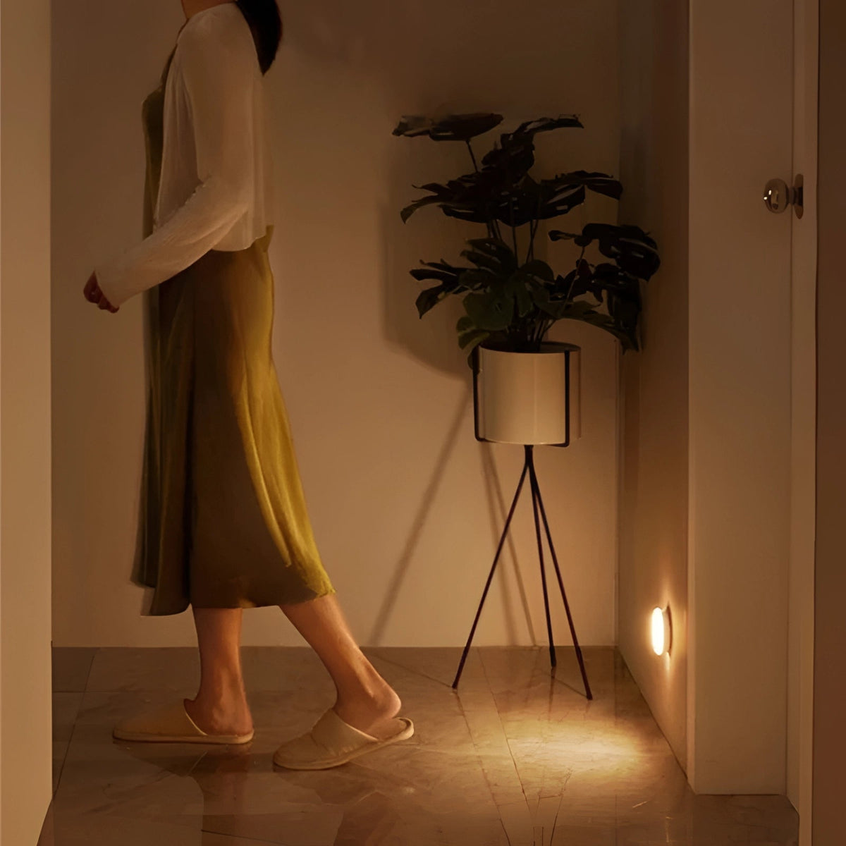 Round LED Wall Light with Motion Sensor