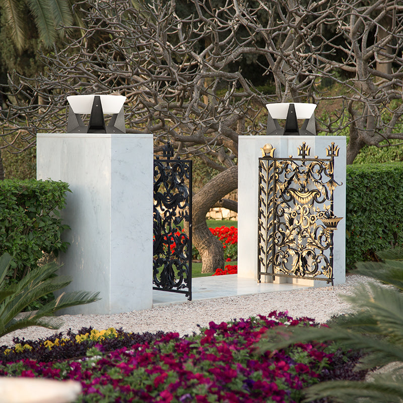 Solar Outdoor Pillar Lamp Modern Garden Gate Post Light with Integrated Solar Panel