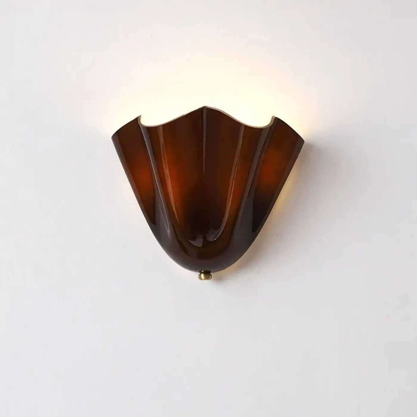 Wall Lamp Art Deco with Shell-Shaped Glass Shade