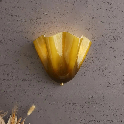 Wall Lamp Art Deco with Shell-Shaped Glass Shade