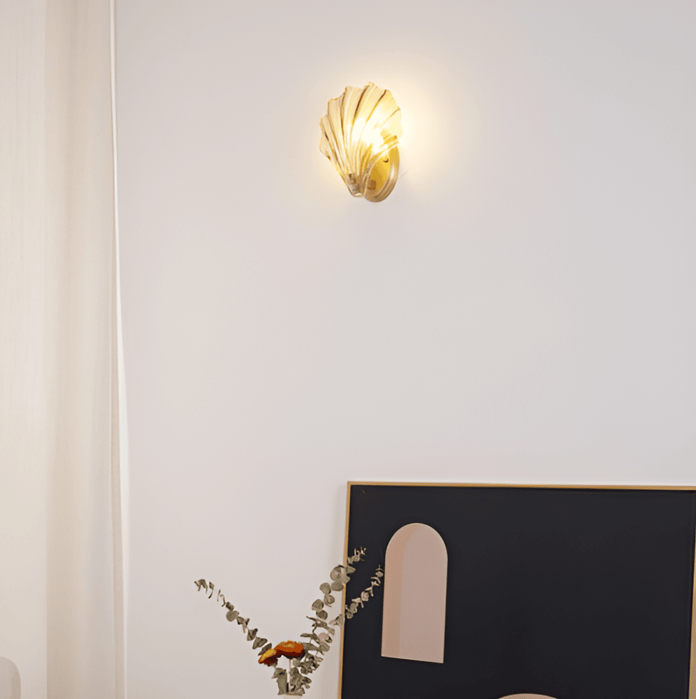 Wall Lamp Art Deco with Shell-Shaped Glass Shade and Brass Base