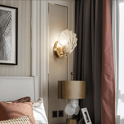 Wall Lamp Art Deco with Shell-Shaped Glass Shade and Brass Base