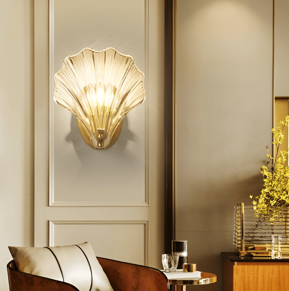 Wall Lamp Art Deco with Shell-Shaped Glass Shade and Brass Base