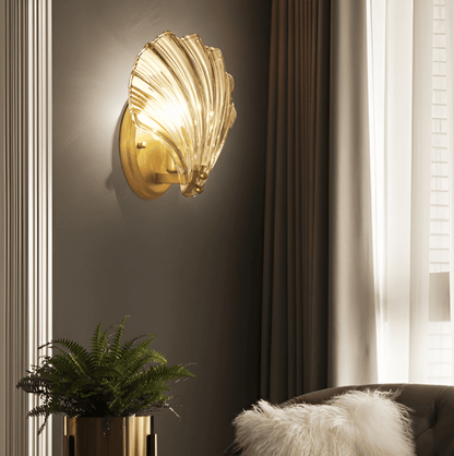 Wall Lamp Art Deco with Shell-Shaped Glass Shade and Brass Base