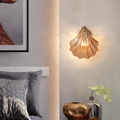Wall Lamp Art Deco with Shell-Shaped Glass Shade and Brass Base
