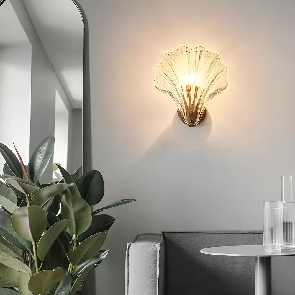 Wall Lamp Art Deco with Shell-Shaped Glass Shade and Brass Base