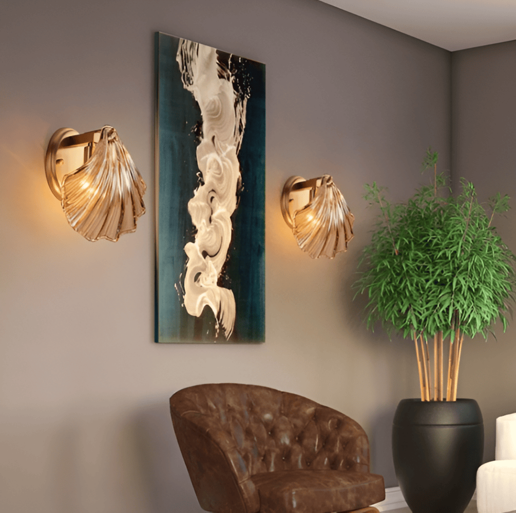 Wall Lamp Art Deco with Shell-Shaped Glass Shade and Brass Base