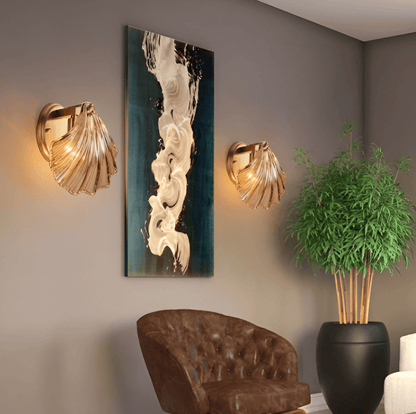 Wall Lamp Art Deco with Shell-Shaped Glass Shade and Brass Base