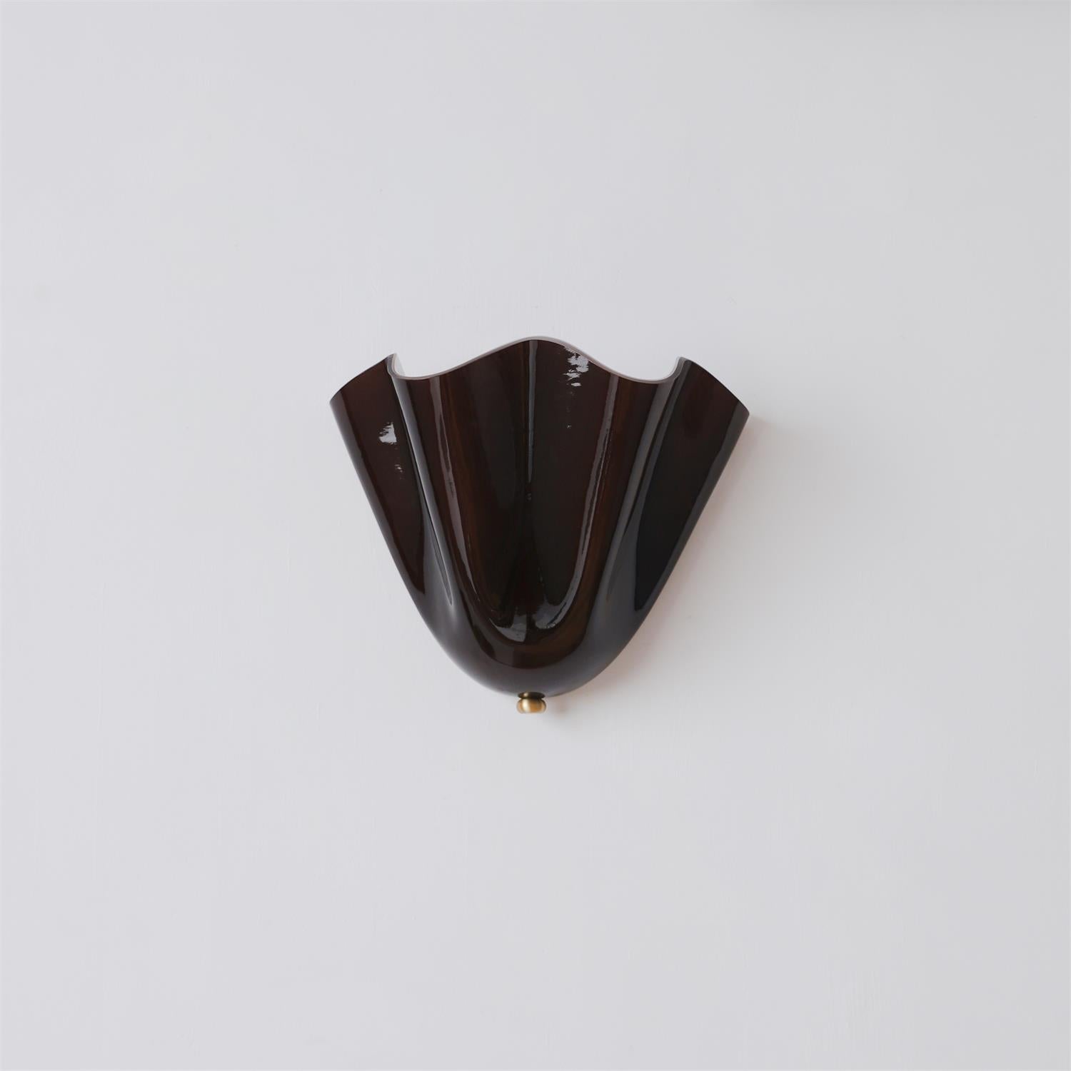 Wall Lamp Art Deco with Wavy Glass Shade and Brass Fitting