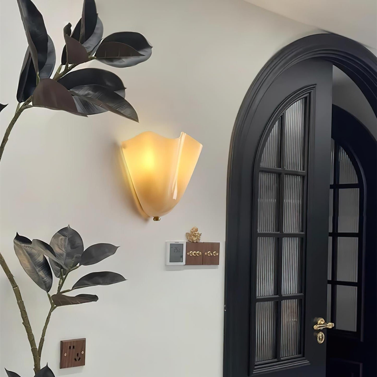 Wall Lamp Art Deco with Wavy Glass Shade and Brass Fitting