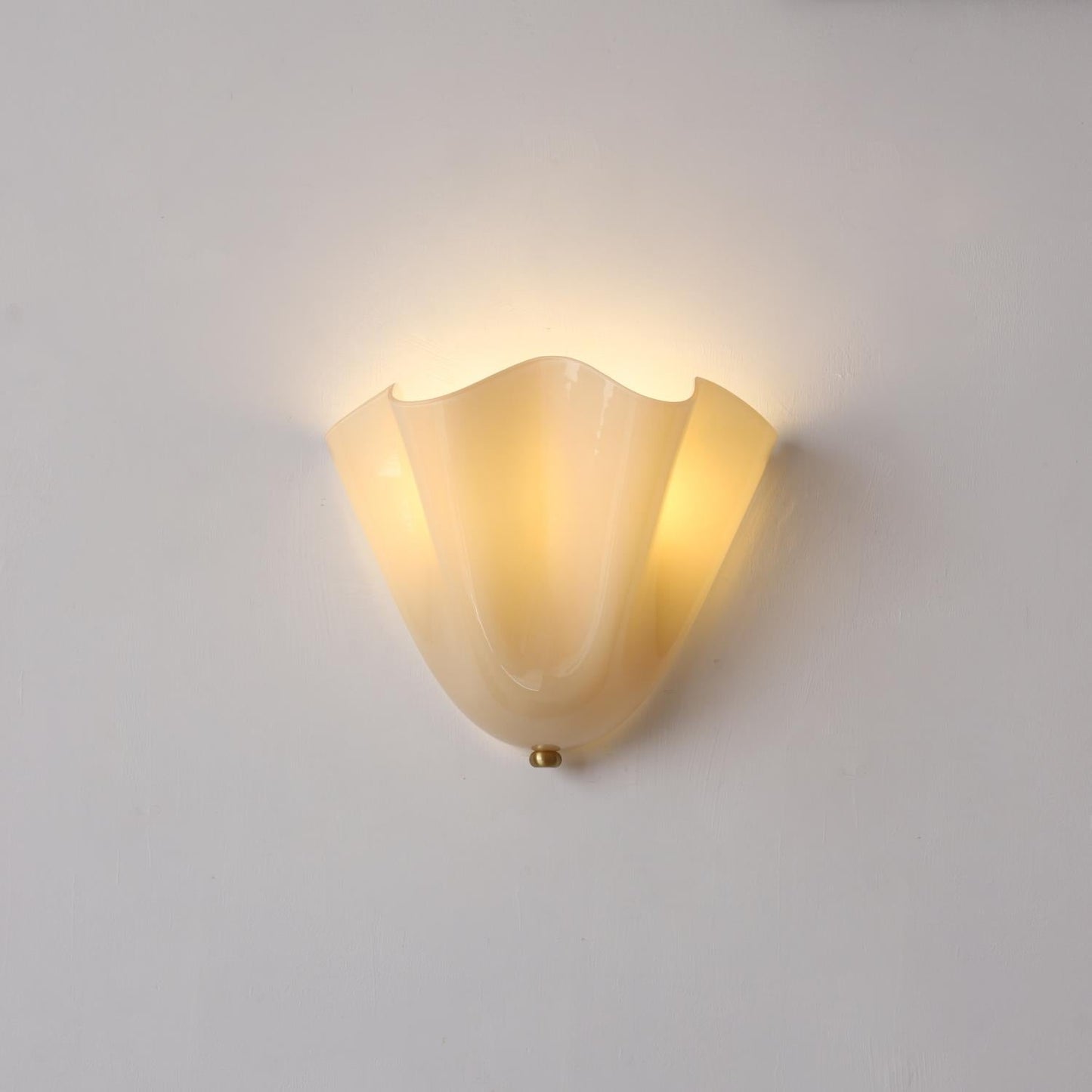 Wall Lamp Art Deco with Wavy Glass Shade and Brass Fitting