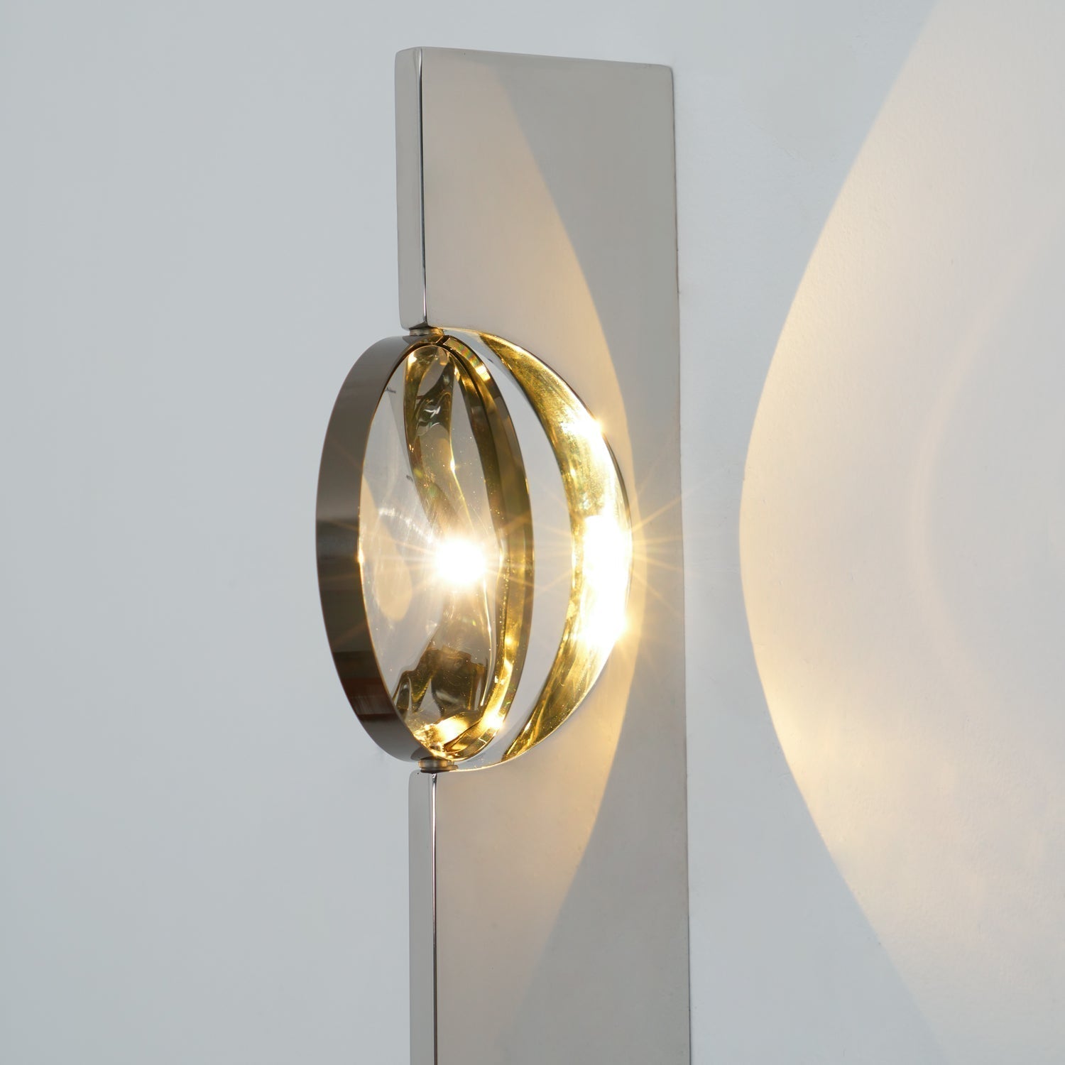 Wall Lamp Modern with Round Shade and Dramatic Light Shadow Effect