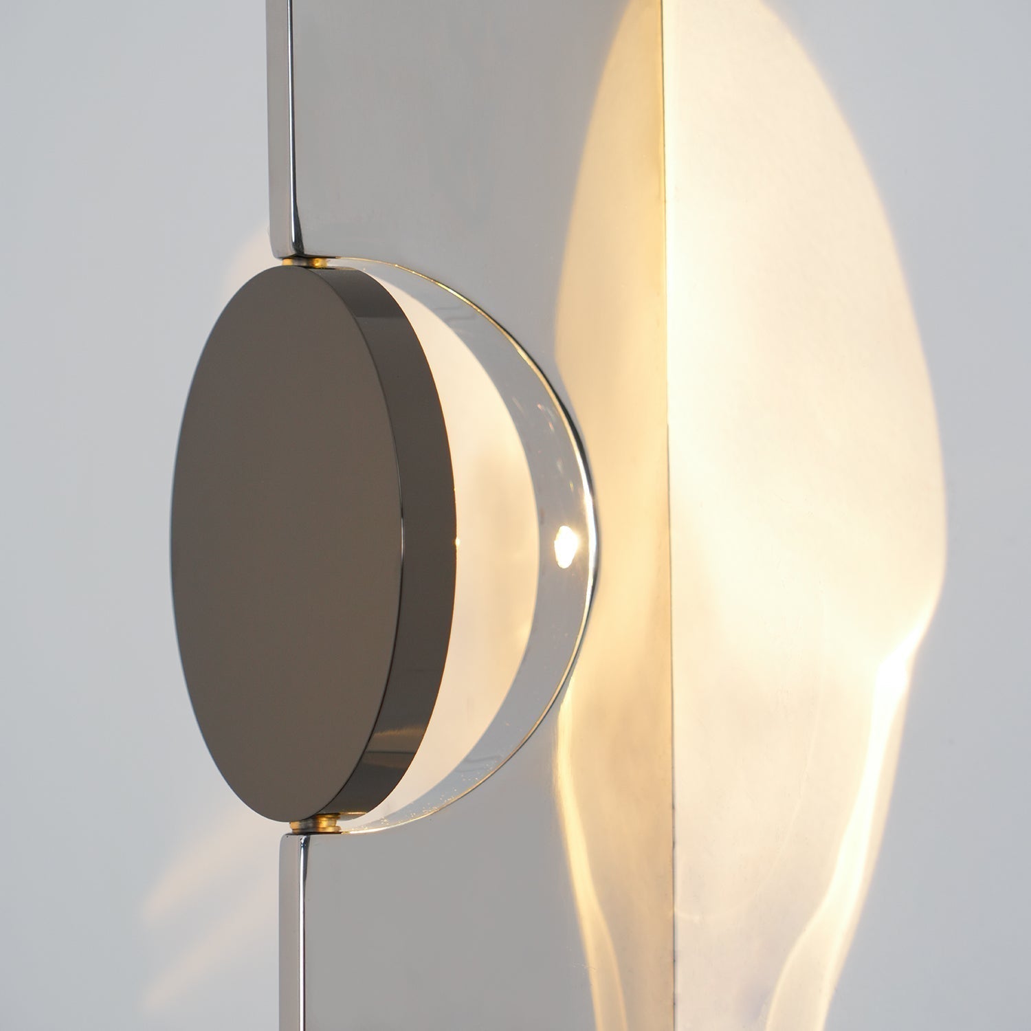 Wall Lamp Modern with Round Shade and Dramatic Light Shadow Effect